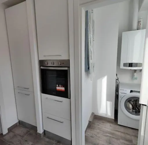 Apartament White & Wood House In *