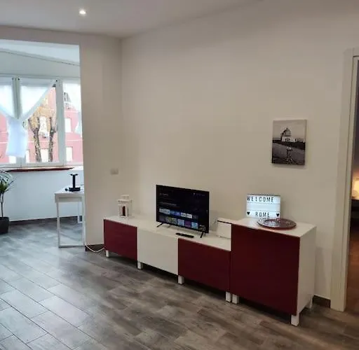 White & Wood House In Apartament *