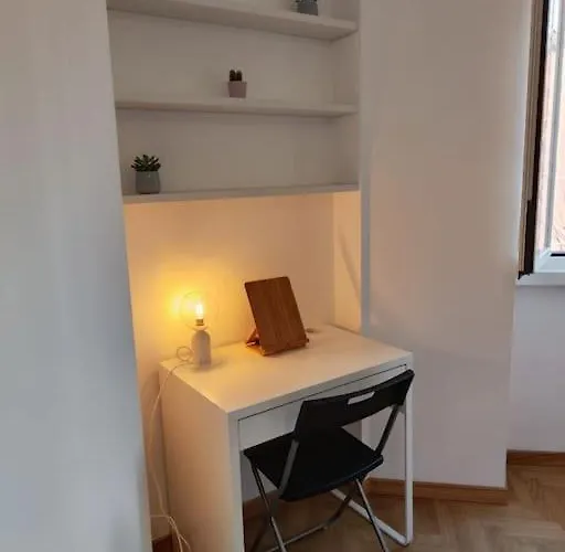 Apartament White & Wood House In